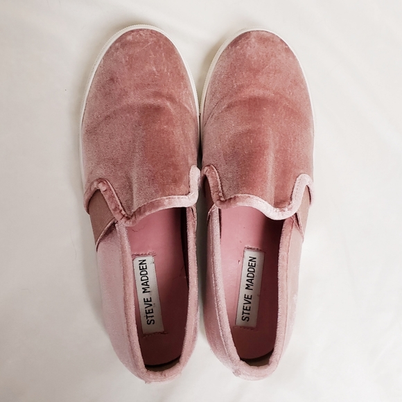 STEVE MADDEN Velvet Pink Slip-on Sneakers - Picture 7 of 10